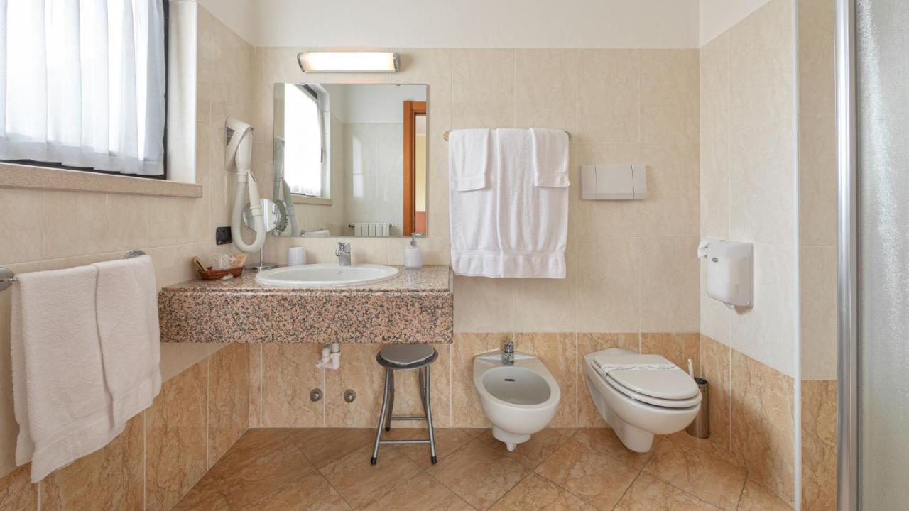 Hotel Postumia Dossobuono Eksteriør billede