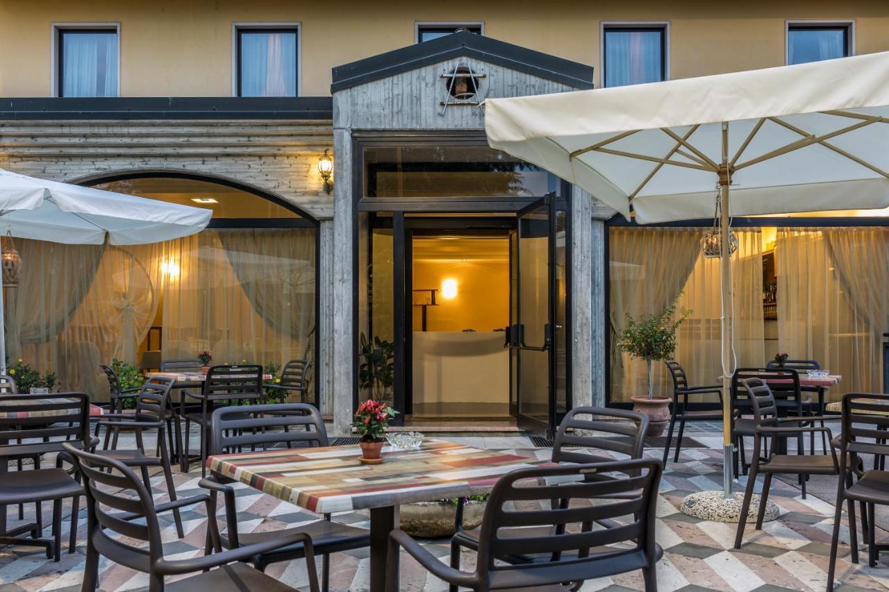 Hotel Postumia Dossobuono Eksteriør billede