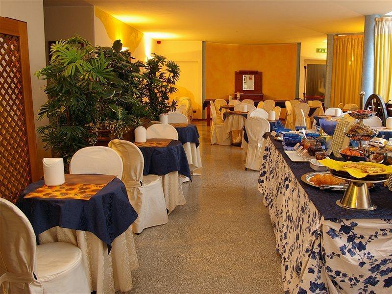 Hotel Postumia Dossobuono Eksteriør billede