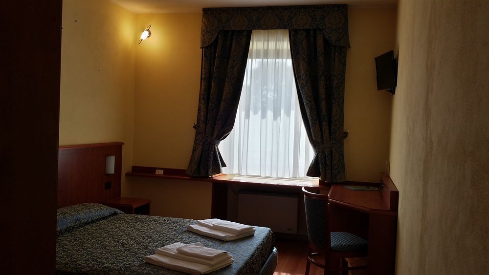 Hotel Postumia Dossobuono Eksteriør billede