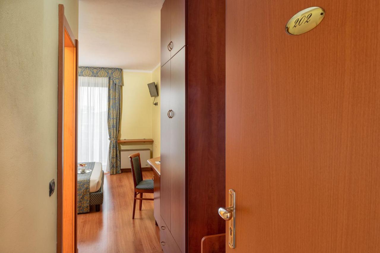 Hotel Postumia Dossobuono Eksteriør billede