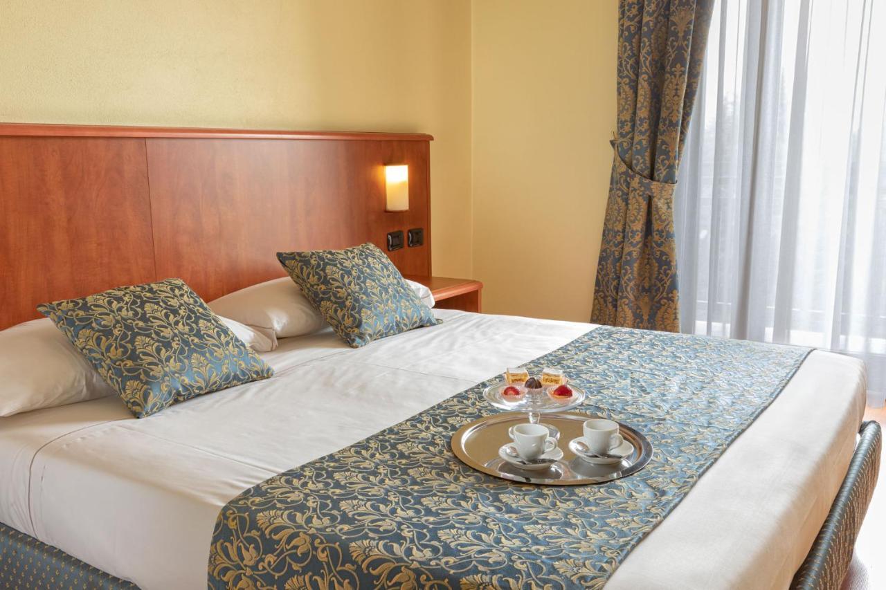 Hotel Postumia Dossobuono Eksteriør billede