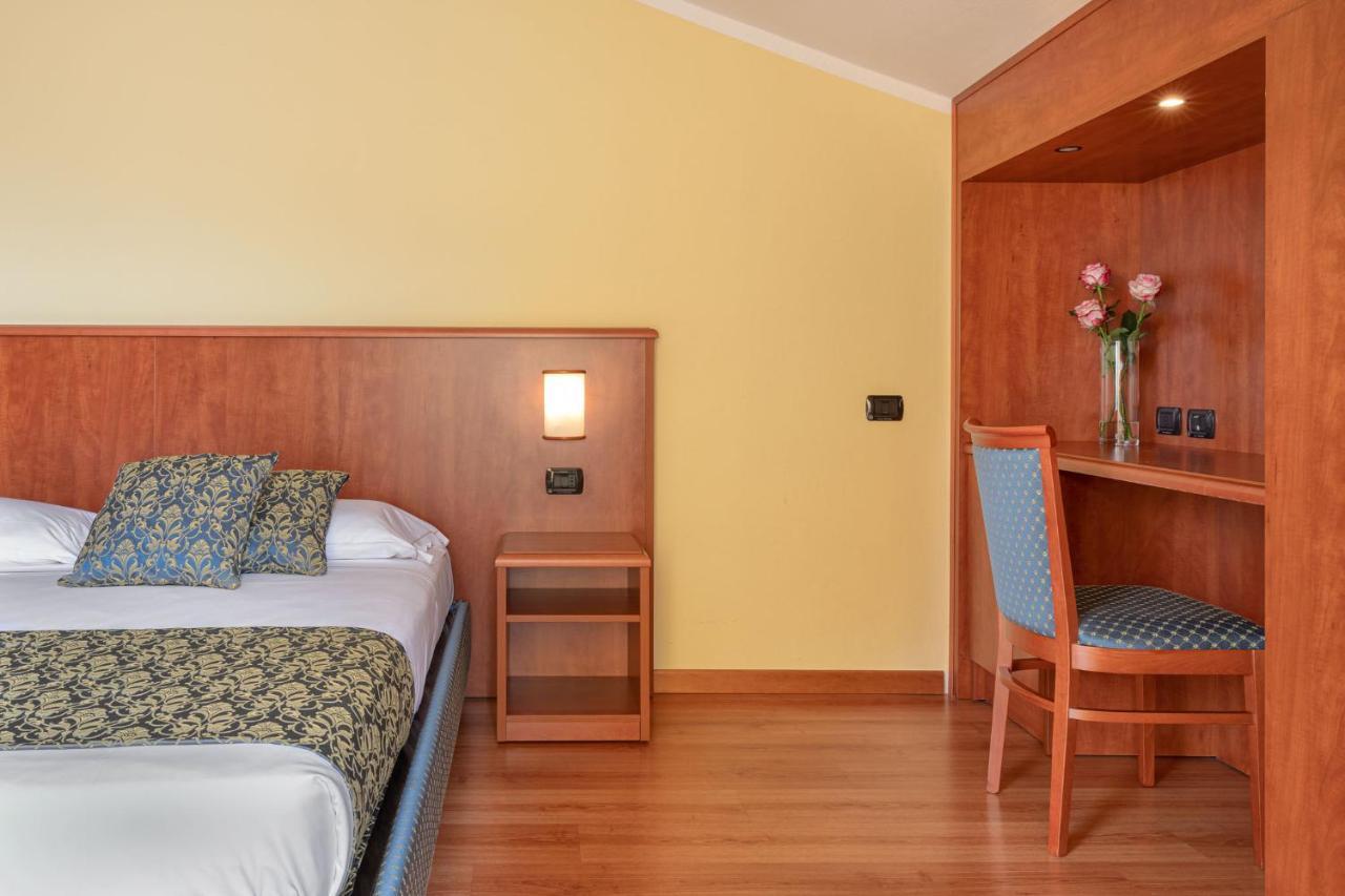 Hotel Postumia Dossobuono Eksteriør billede