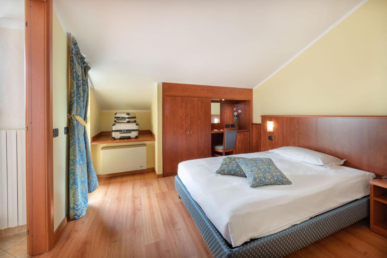 Hotel Postumia Dossobuono Eksteriør billede